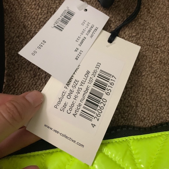 VeeCollective fanny pack - Picture 2 of 2